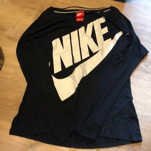 Nike wide neck, long sleeve shirt.